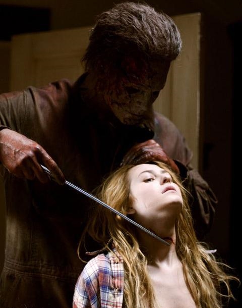 7 Iconic Horror Movie Weapons
